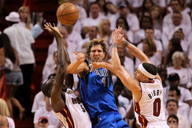 AYX-莱万多夫斯基关键节点赛况扑朔迷离，热火带队取胜！的简单介绍